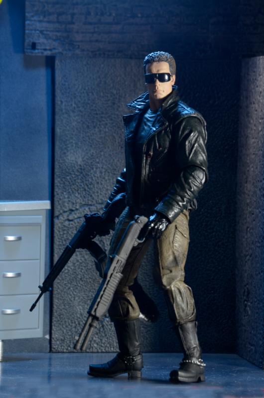 NECA Terminator T-800 Police Station Assault Ultimate Action Figure (7 inch Scale)