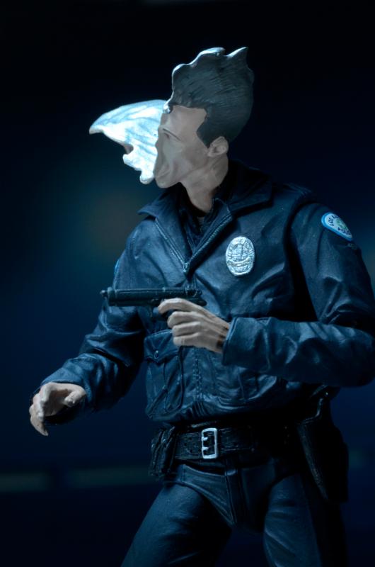 NECA Terminator 2 T-1000 Motorcycle Cop Ultimate Action Figure (7 inch Scale)