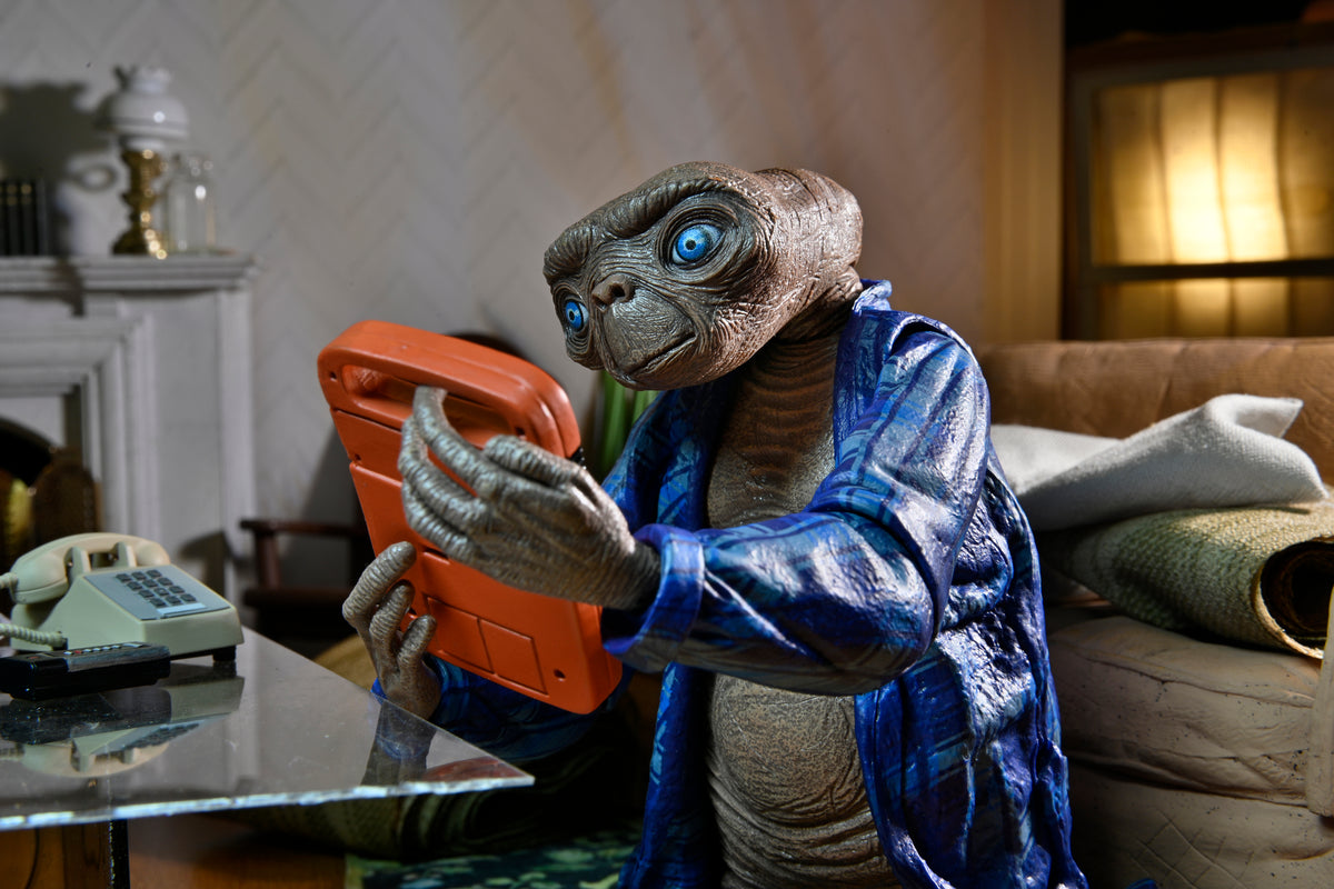 NECA E.T. 40th Anniversary Telepathic E.T. Ultimate Action Figure (7 inch Scale)