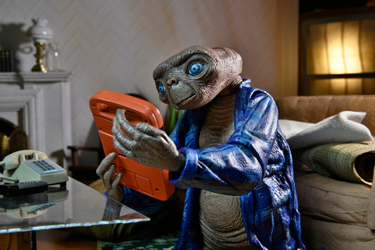 NECA E.T. 40th Anniversary Telepathic E.T. Ultimate Action Figure (7 inch Scale)