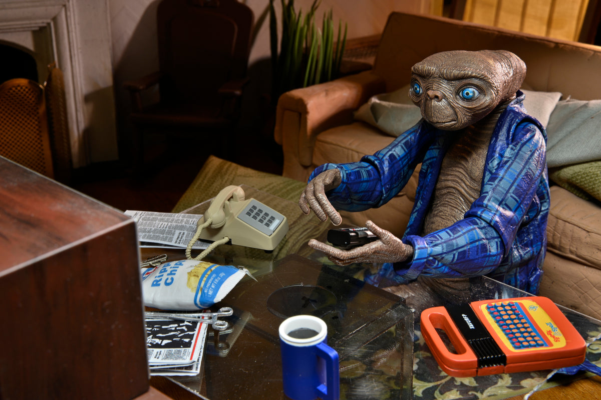 NECA E.T. 40th Anniversary Telepathic E.T. Ultimate Action Figure (7 inch Scale)