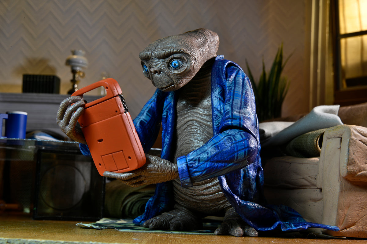 NECA E.T. 40th Anniversary Telepathic E.T. Ultimate Action Figure (7 inch Scale)