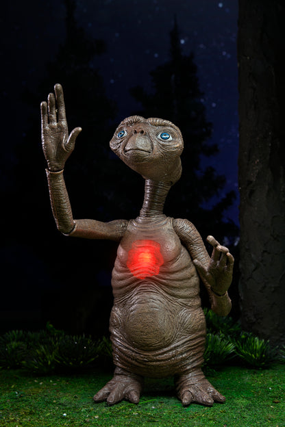 NECA E.T. 40th Anniversary Deluxe E.T. with LED Chest Ultimate Action Figure (7 inch Scale)
