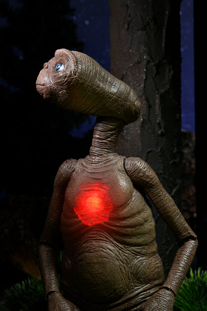 NECA E.T. 40th Anniversary Deluxe E.T. with LED Chest Ultimate Action Figure (7 inch Scale)