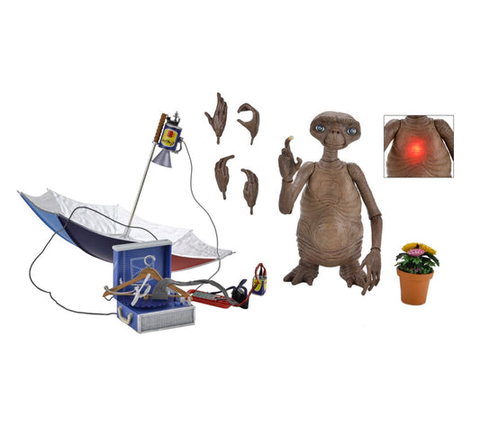 NECA E.T. 40th Anniversary Deluxe E.T. with LED Chest Ultimate Action Figure (7 inch Scale)