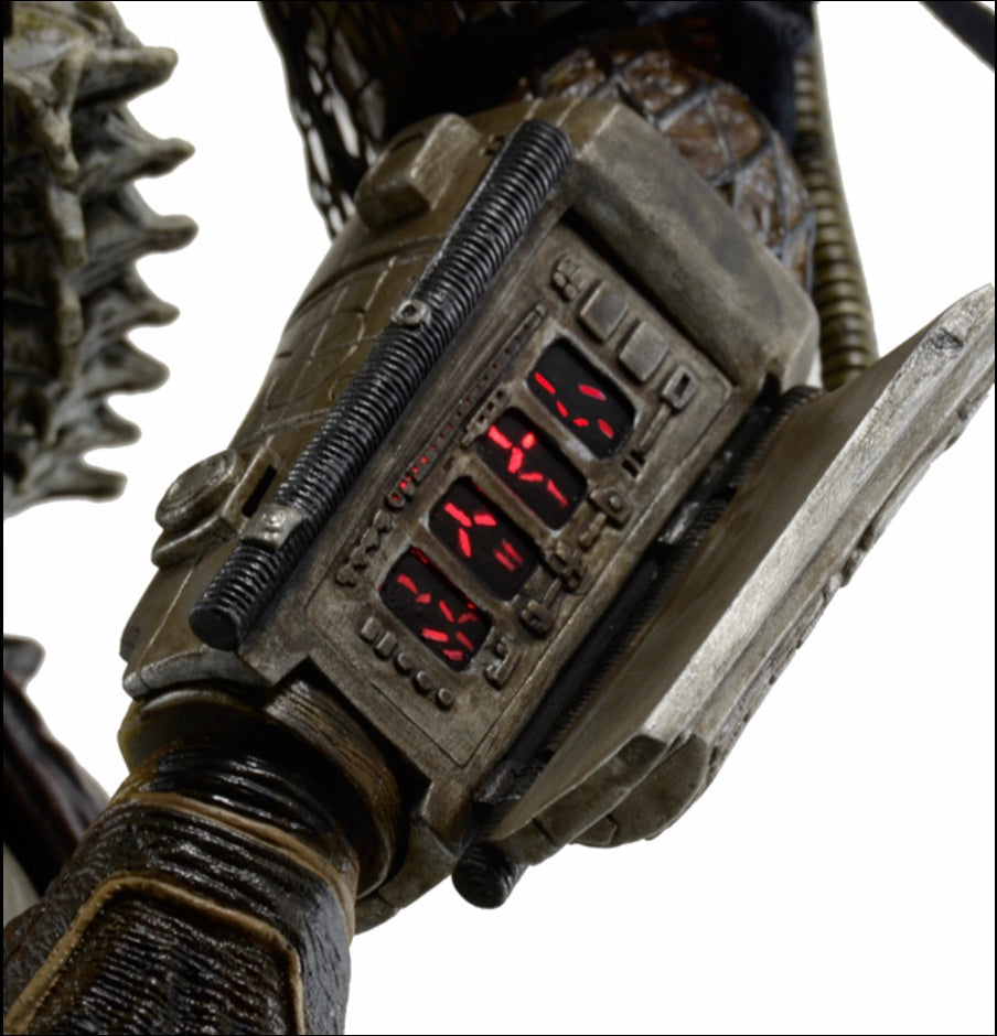 NECA Predator Jungle Hunter with LED Lights Action Figure (1/4 Scale)