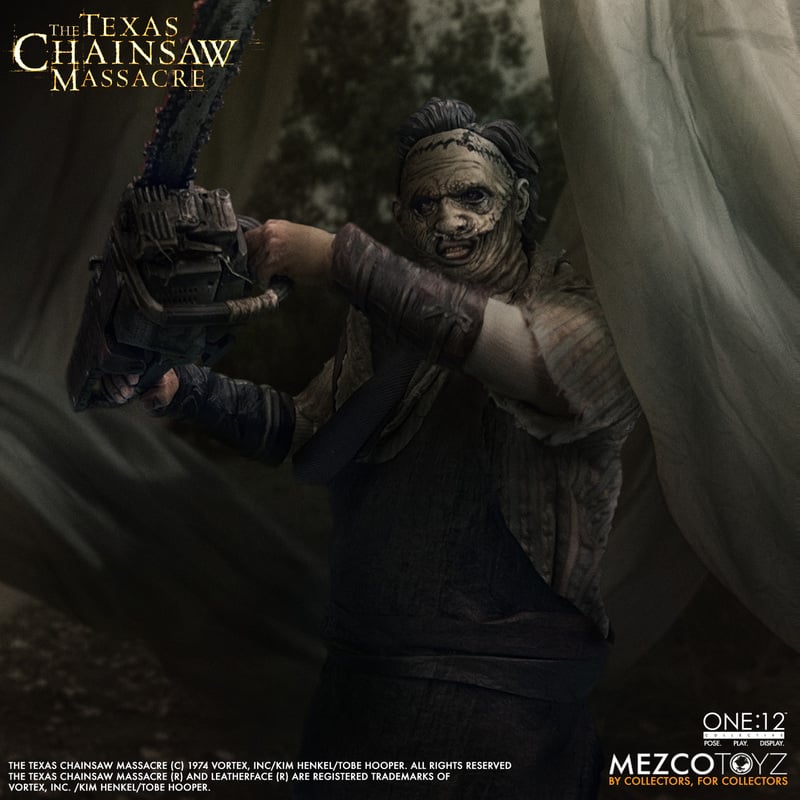 Mezco Toyz One:12 Collective Texas Chainsaw Massacre Leatherface Action Figure (1/12 Scale) - View 12
